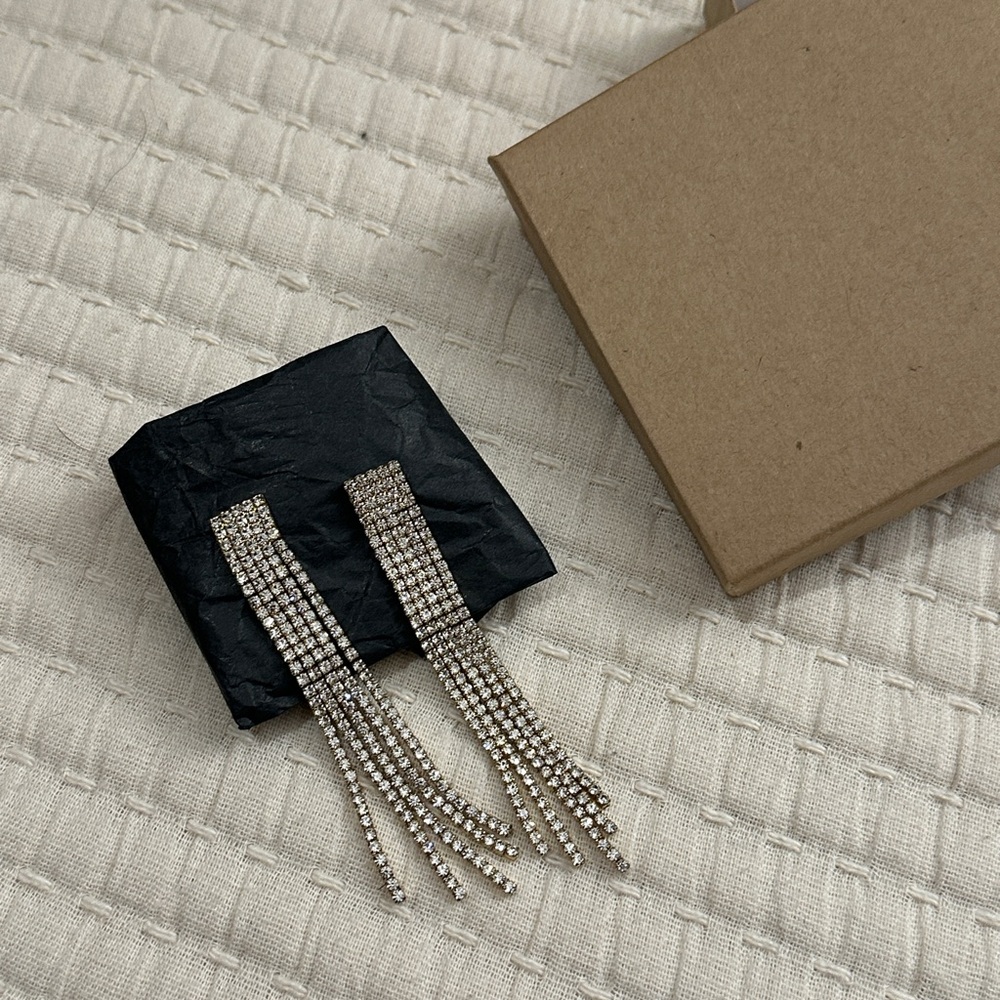 Chic Silver Rhinestone Tassel Earrings